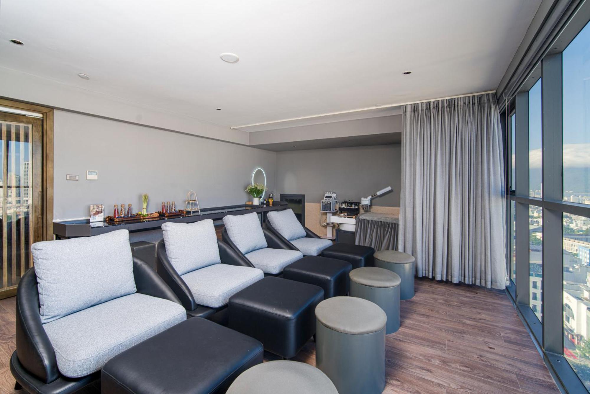 דה נאנג Luxtery Hotel & Spa מראה חיצוני תמונה