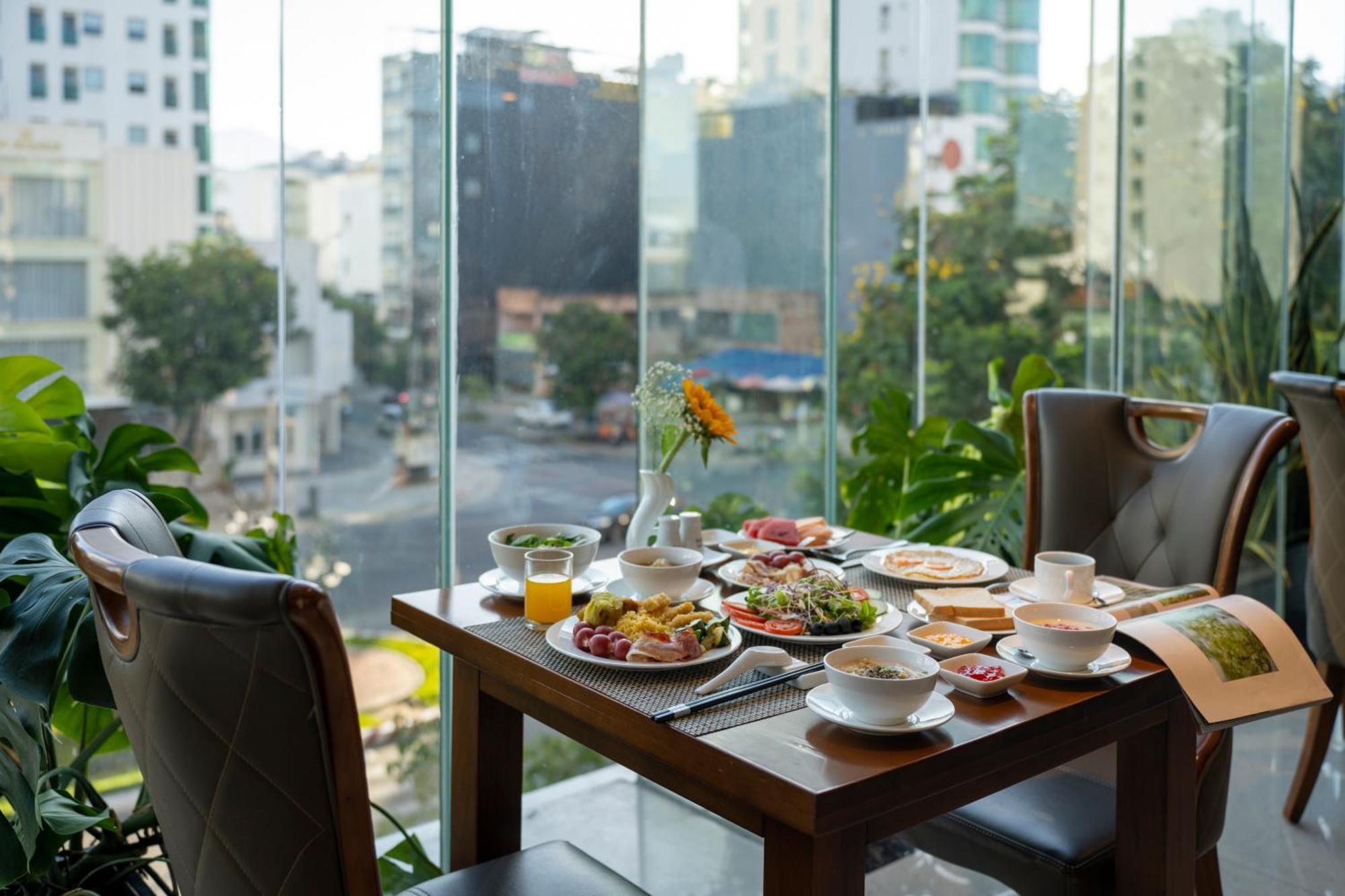 דה נאנג Luxtery Hotel & Spa מראה חיצוני תמונה