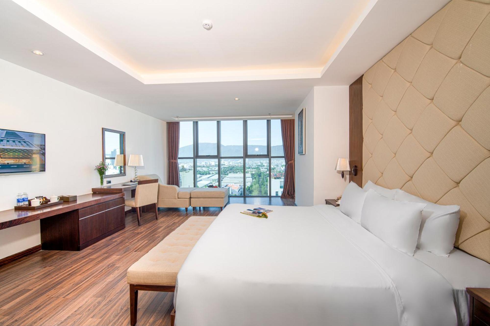 דה נאנג Luxtery Hotel & Spa מראה חיצוני תמונה